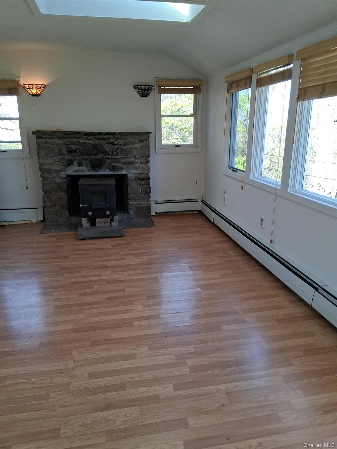20 N Oakwood Trail Property Photo 9
