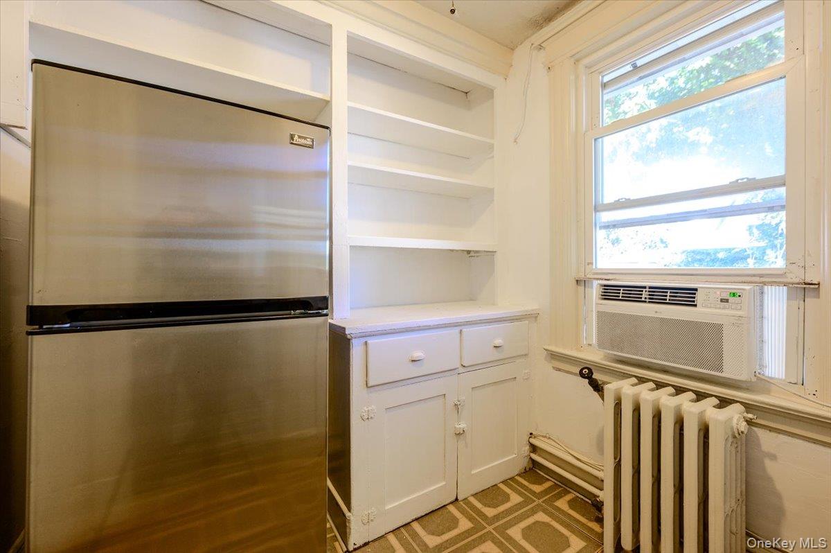 548 Davis Avenue Property Photo 11