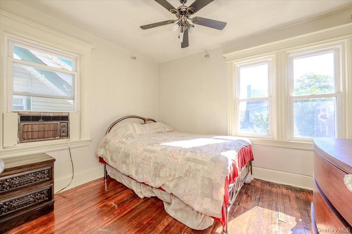 548 Davis Avenue Property Photo 13