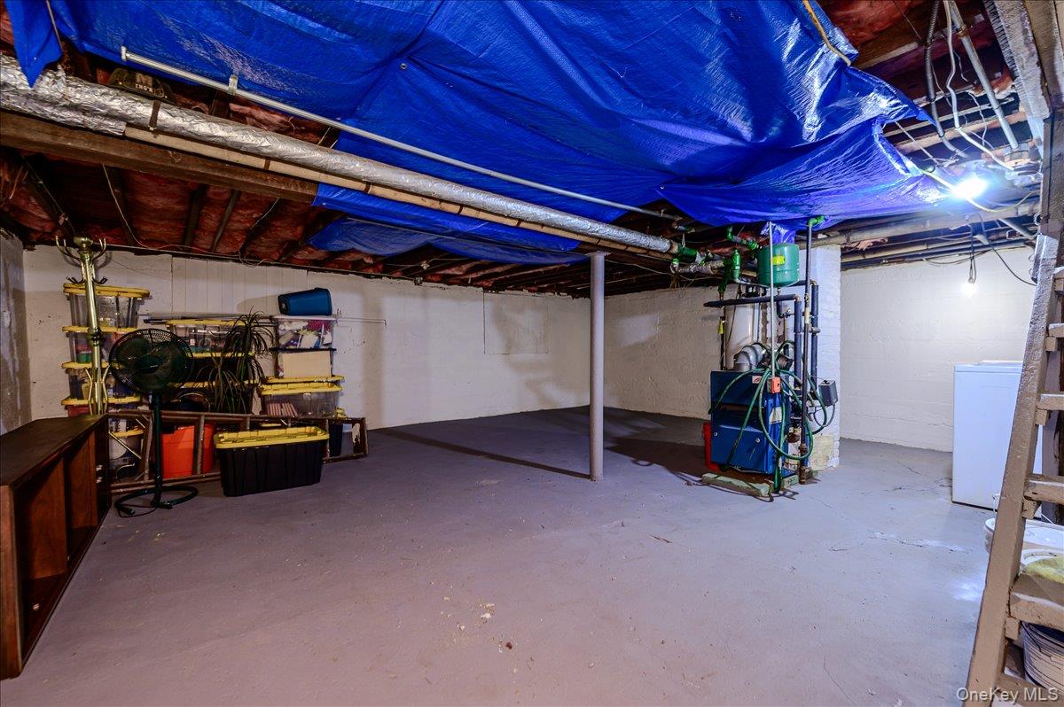 548 Davis Avenue Property Photo 16