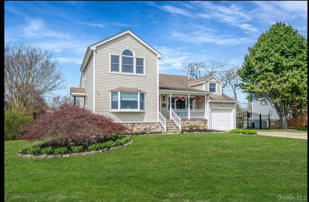488 Everdell Avenue Property Photo 2