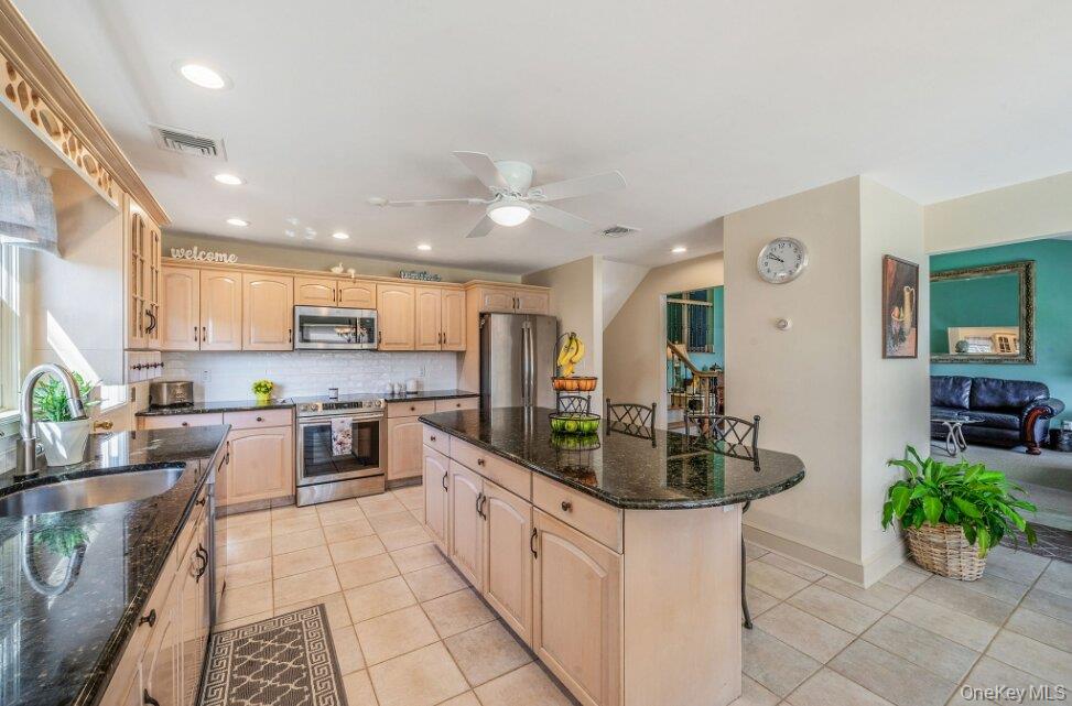 488 Everdell Avenue Property Photo 8