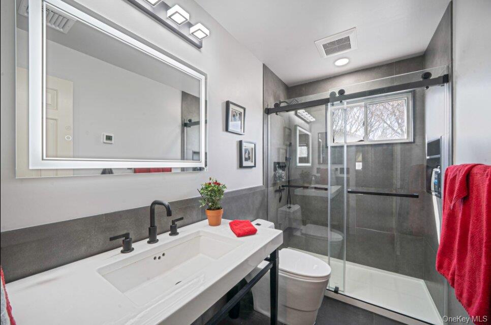488 Everdell Avenue Property Photo 13