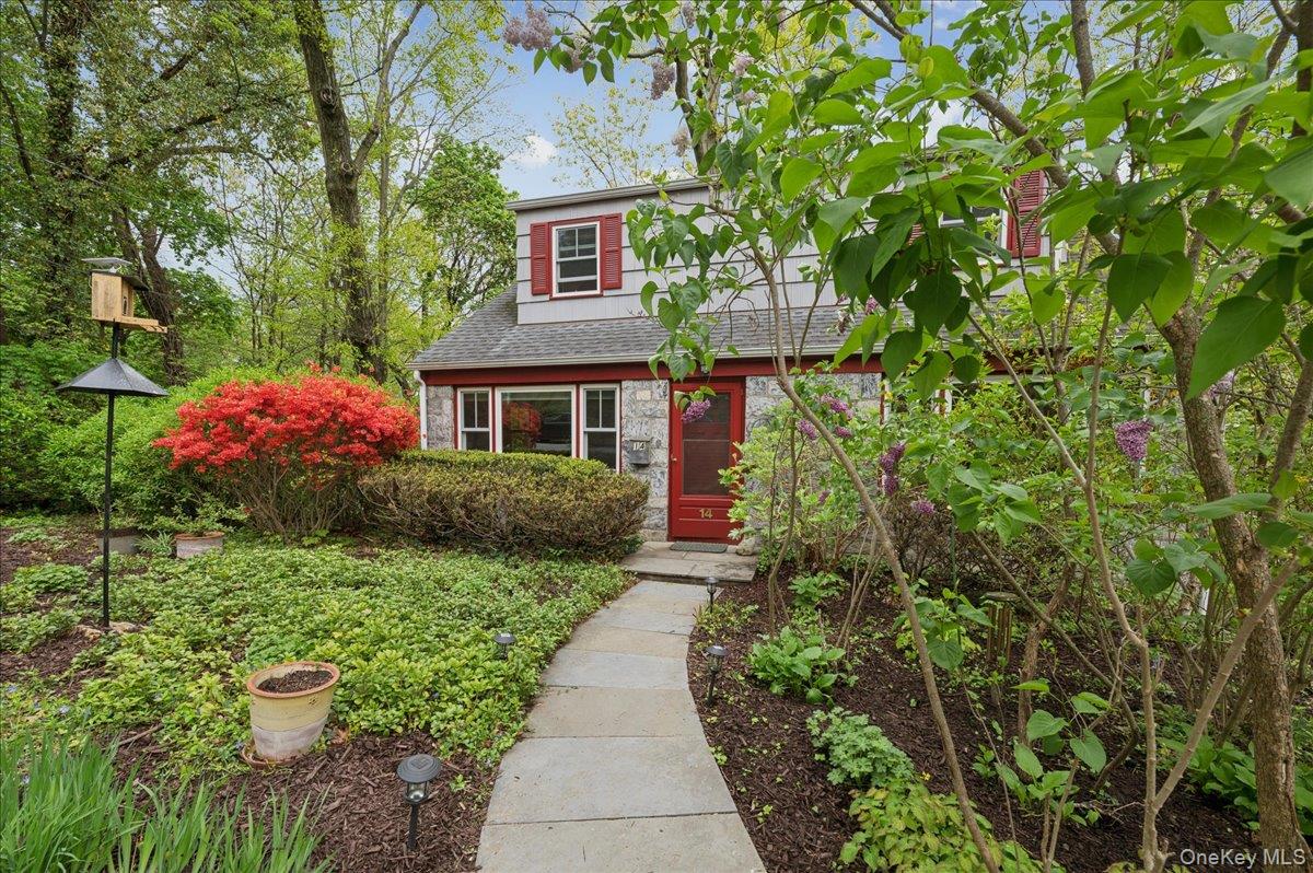 14 Kent Avenue Property Photo 2
