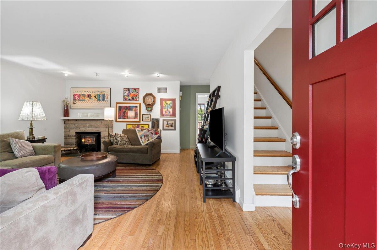 14 Kent Avenue Property Photo 4