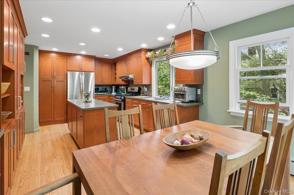 14 Kent Avenue Property Photo 10