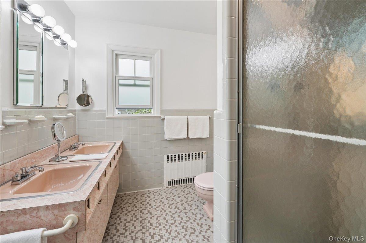 14 Kent Avenue Property Photo 17