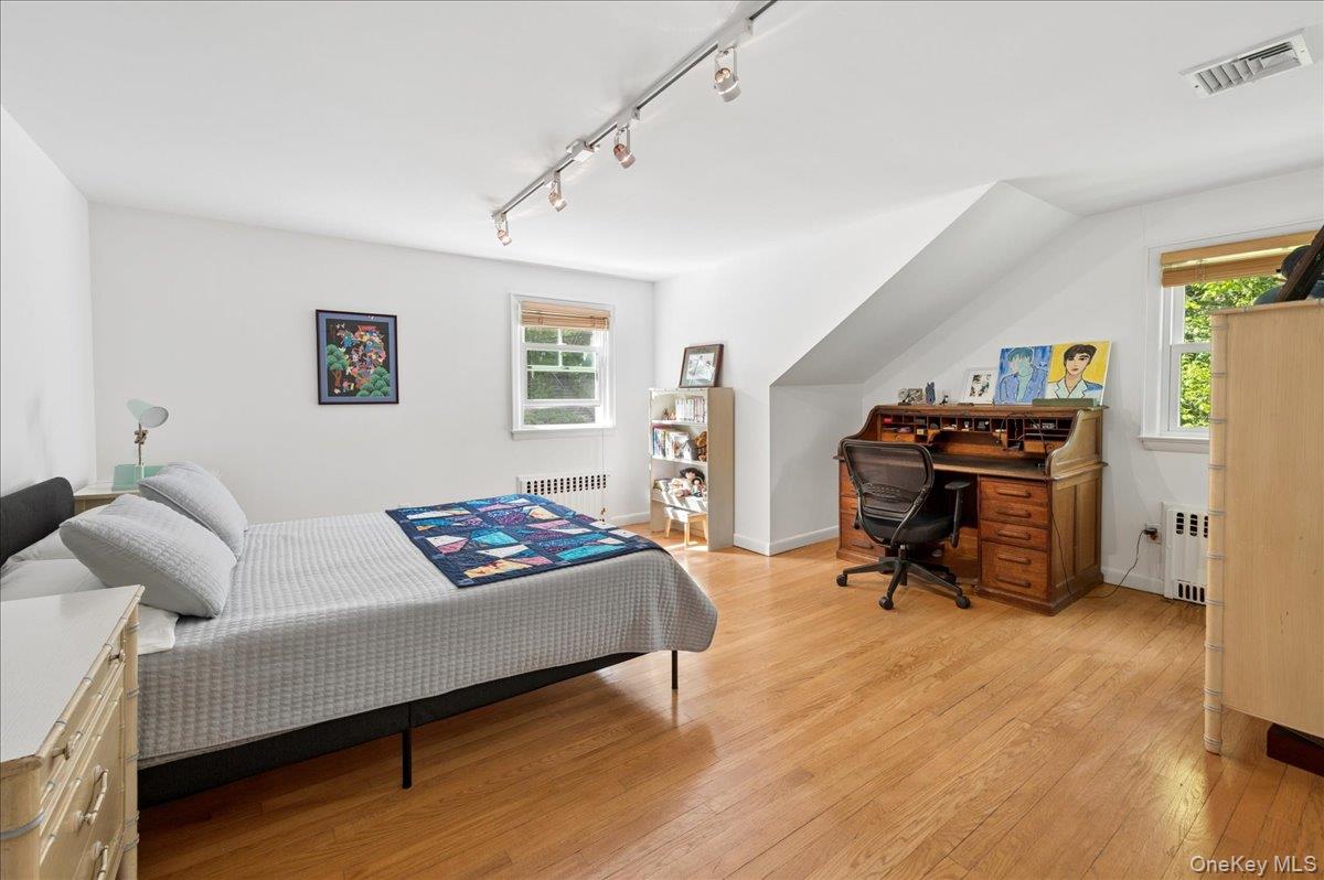 14 Kent Avenue Property Photo 19