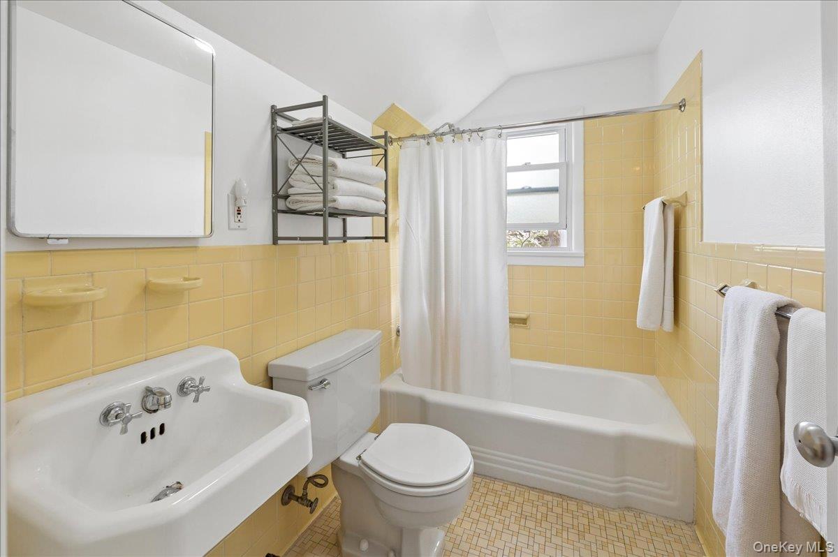 14 Kent Avenue Property Photo 21