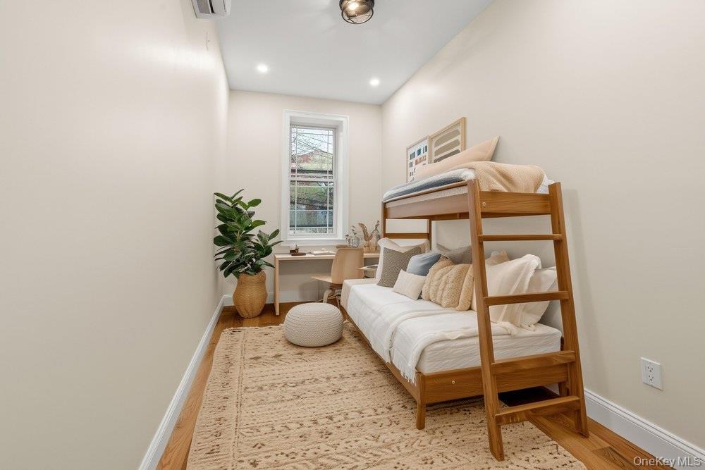 639 Watkins Street Property Photo 11