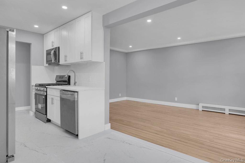1161 E 56th Street Property Photo 3
