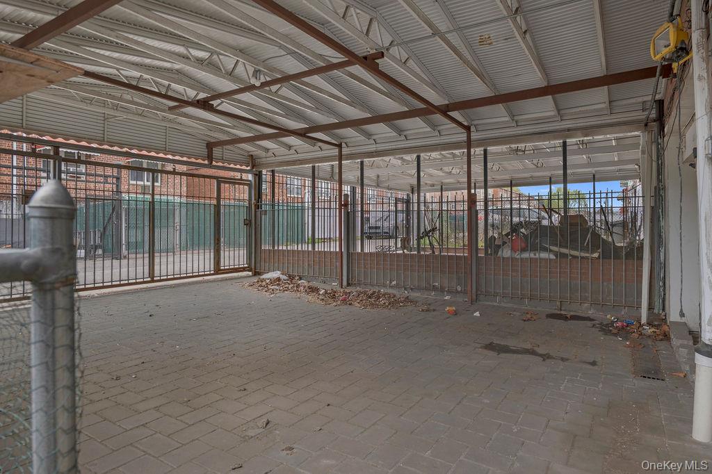 1161 E 56th Street Property Photo 20