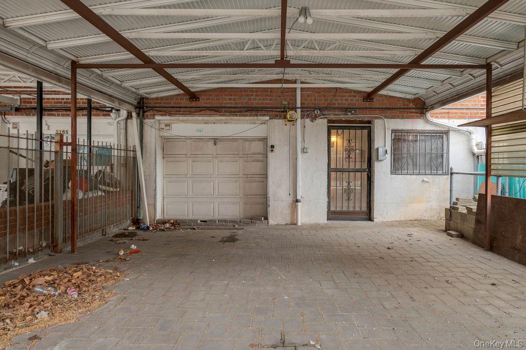 1161 E 56th Street Property Photo 21