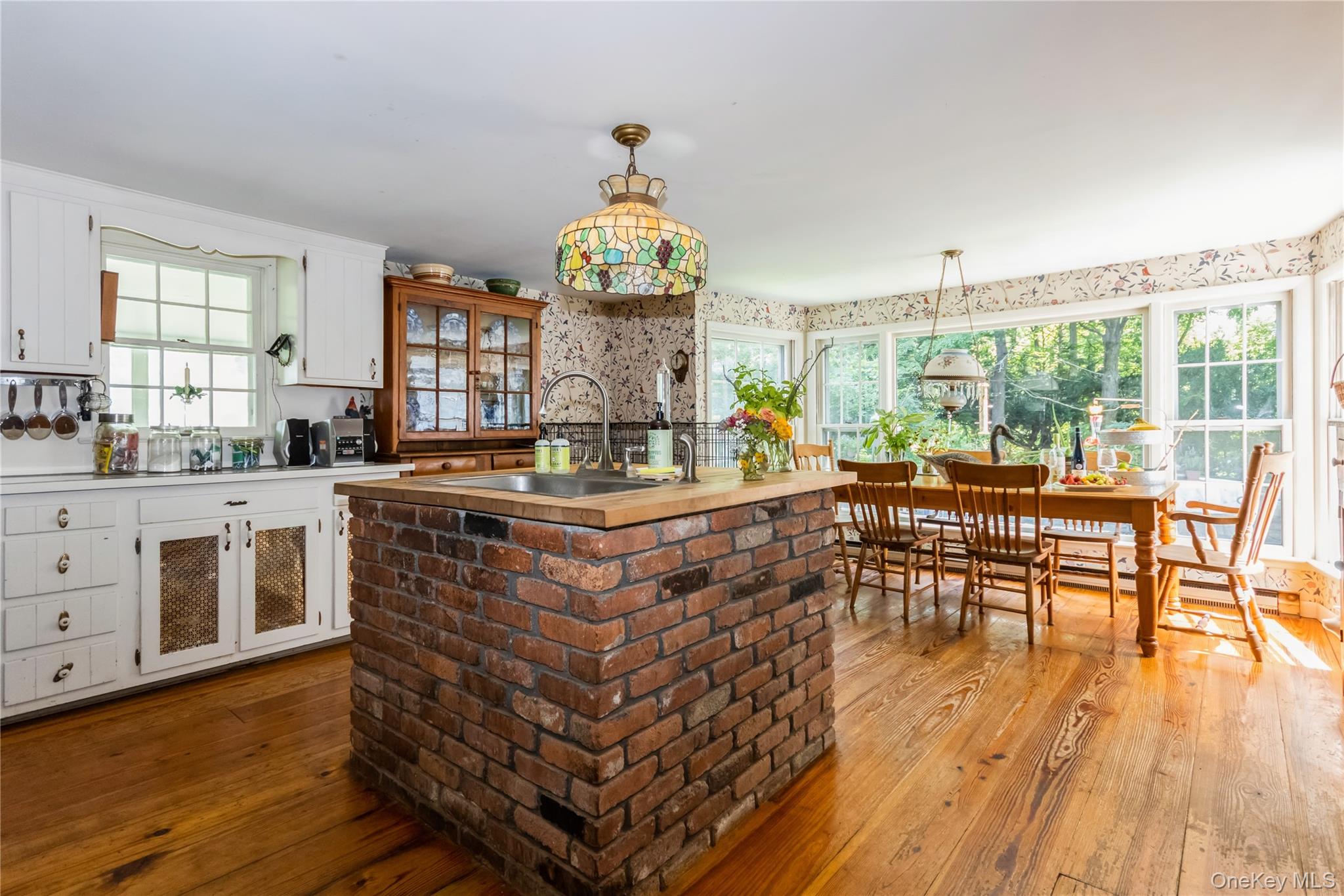 93 Widmer Road Property Photo 6