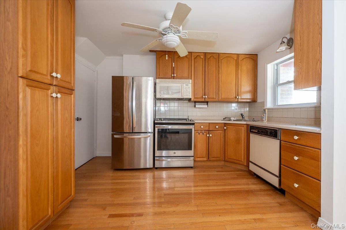 338 Pennyfield Avenue Property Photo 7
