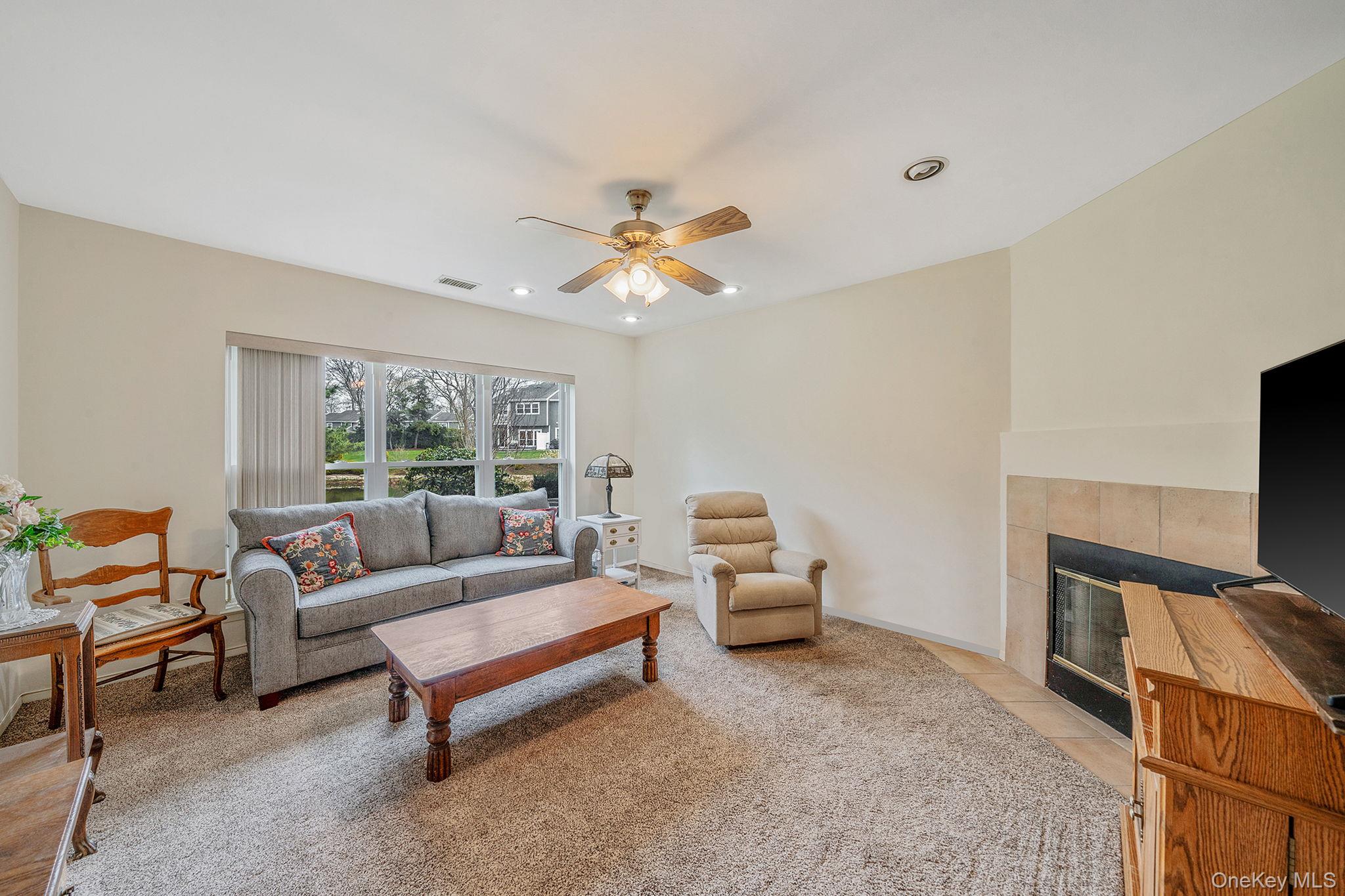 47 Madder Lake Circle Property Photo 8