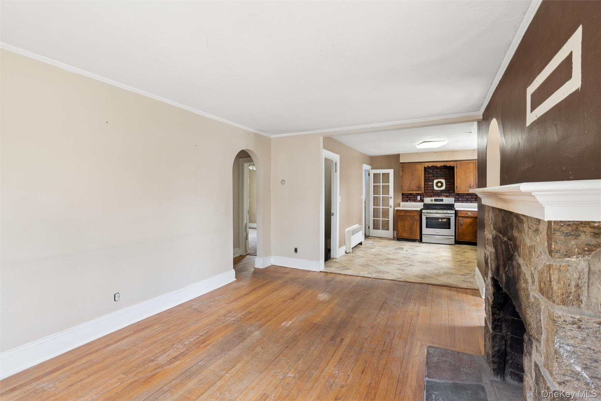 107 E 25th Street Property Photo 10