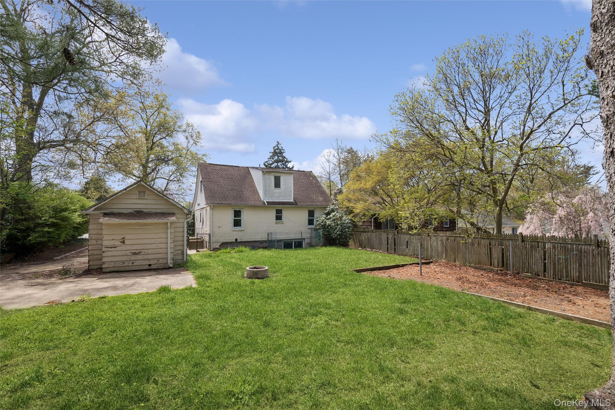 107 E 25th Street Property Photo 23