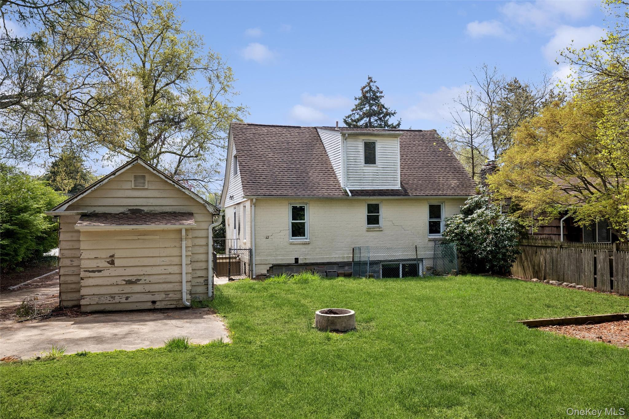 107 E 25th Street Property Photo 24