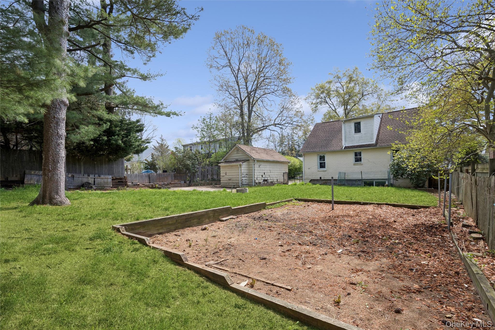 107 E 25th Street Property Photo 25
