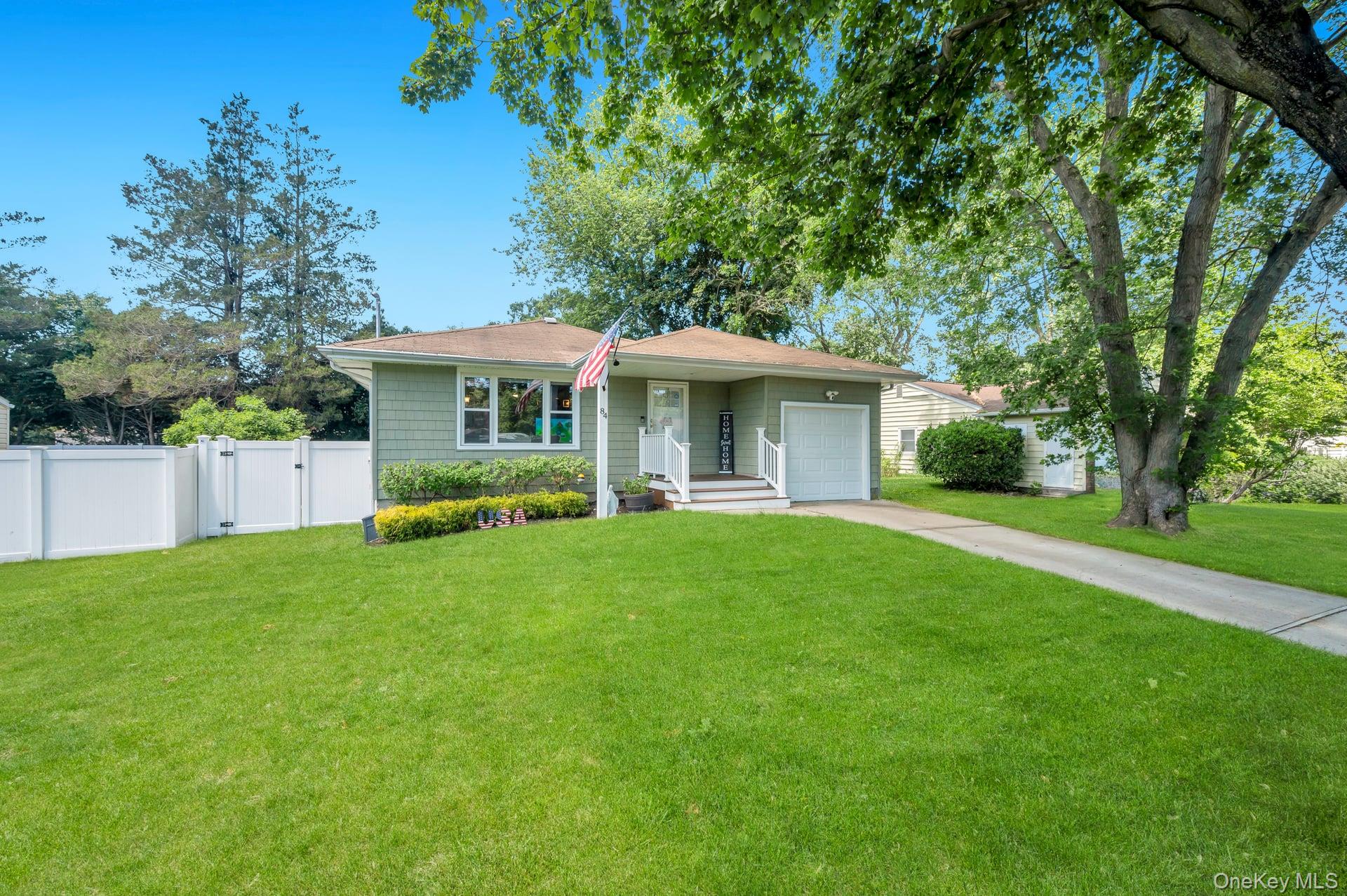 84 Oneida Avenue Property Photo 1