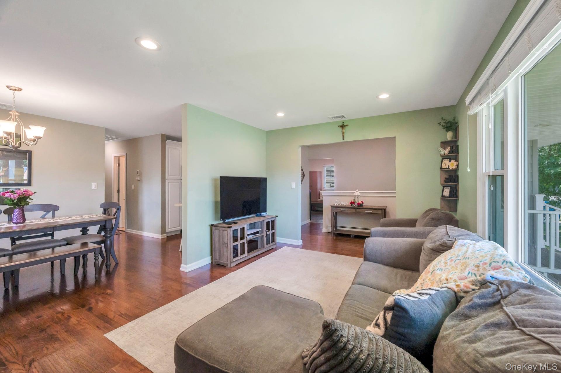 84 Oneida Avenue Property Photo 8