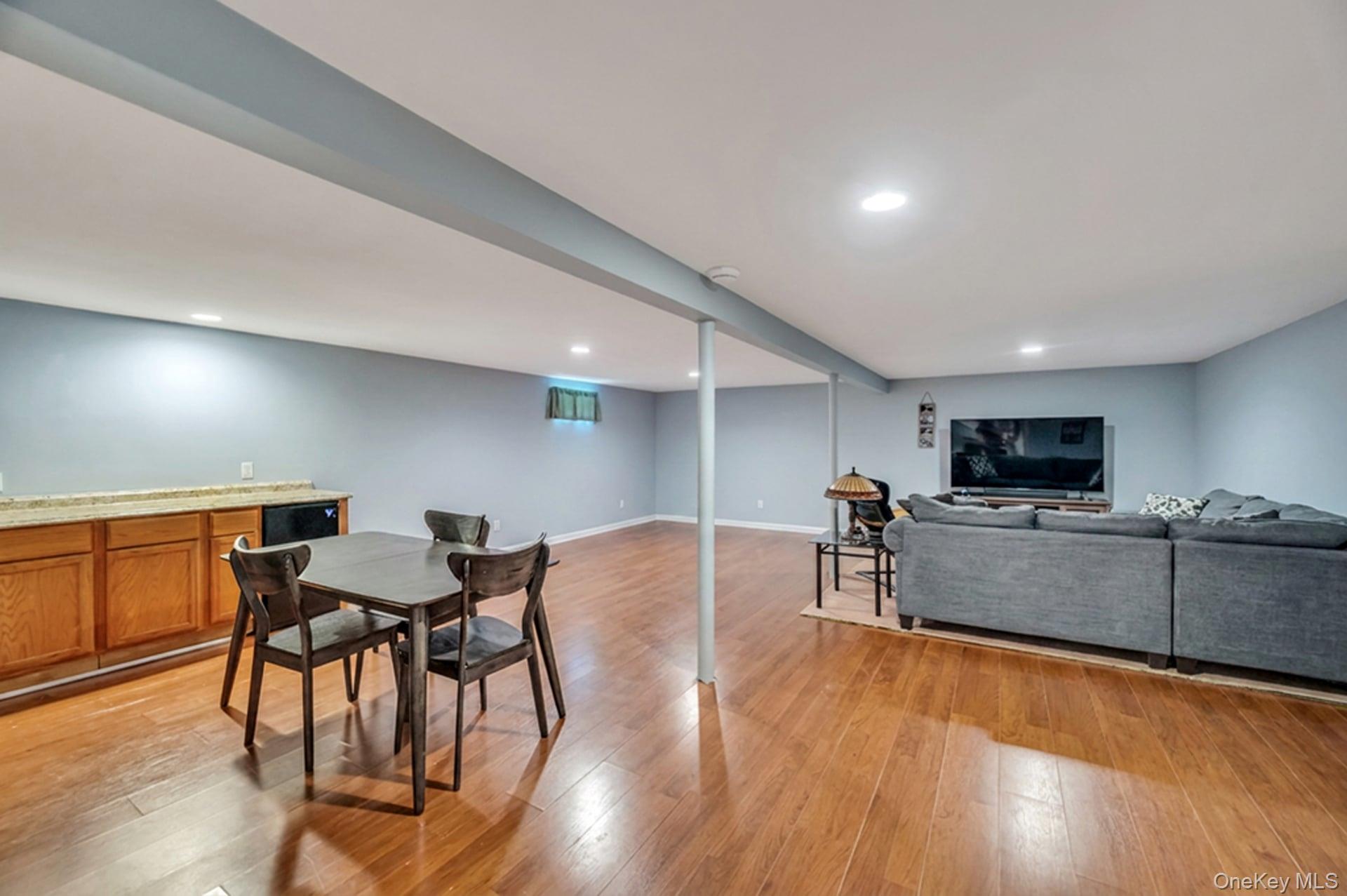 84 Oneida Avenue Property Photo 24