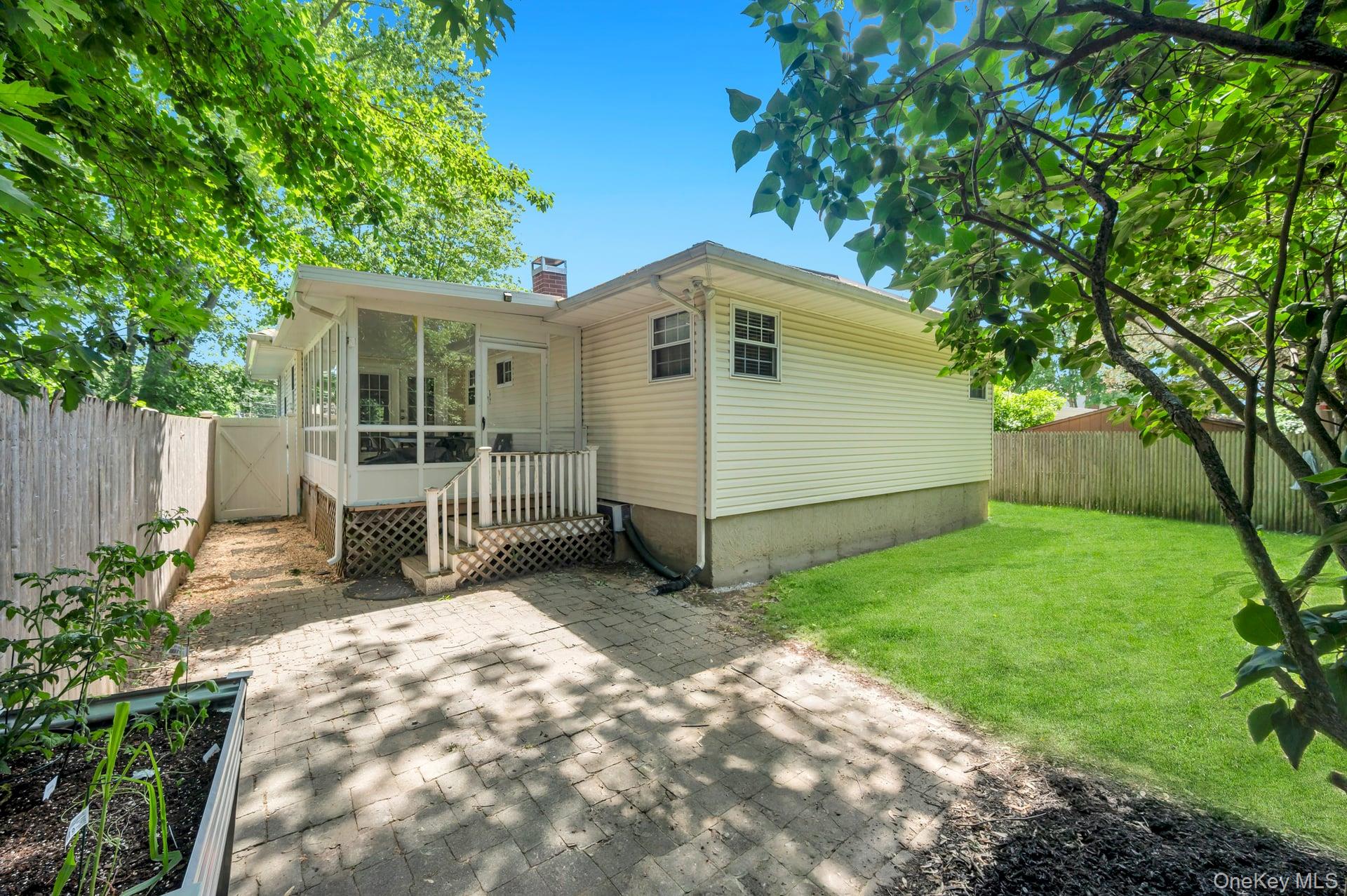 84 Oneida Avenue Property Photo 35