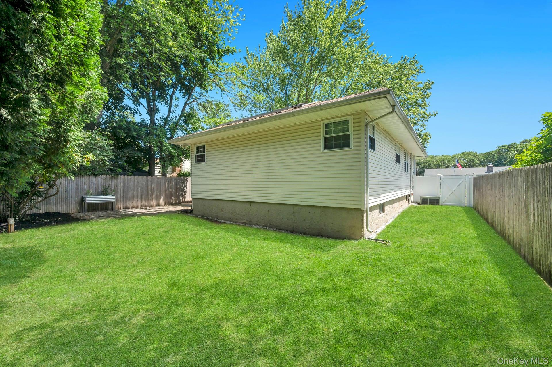84 Oneida Avenue Property Photo 36