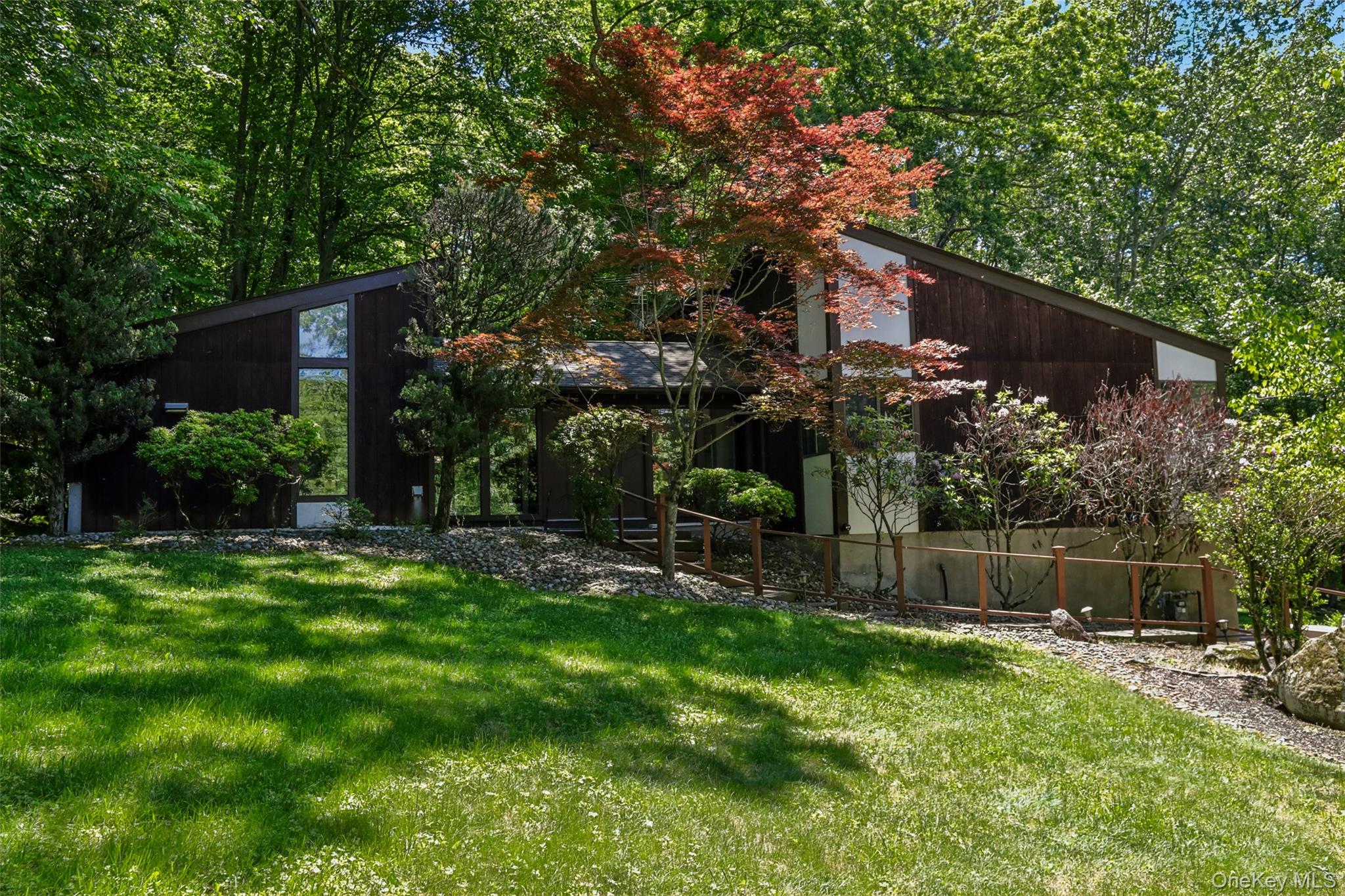 19 Rolling Way Property Photo 1