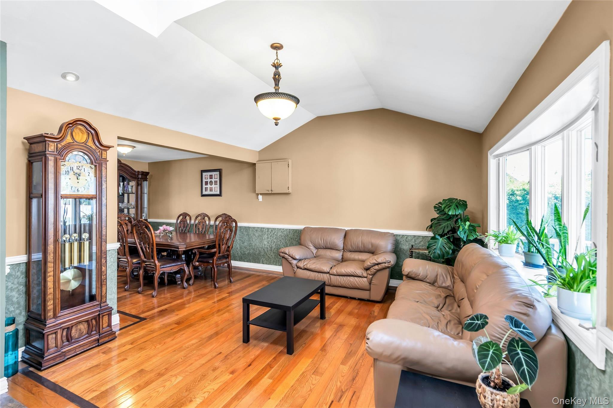 35 Peachtree Lane Property Photo 4