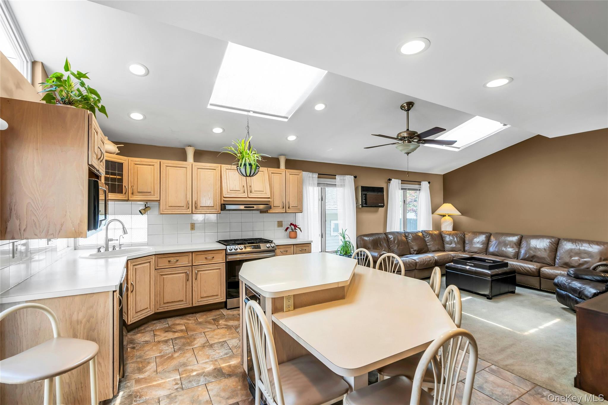 35 Peachtree Lane Property Photo 10