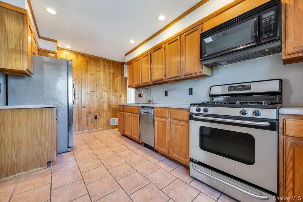126 New York Avenue Property Photo 7