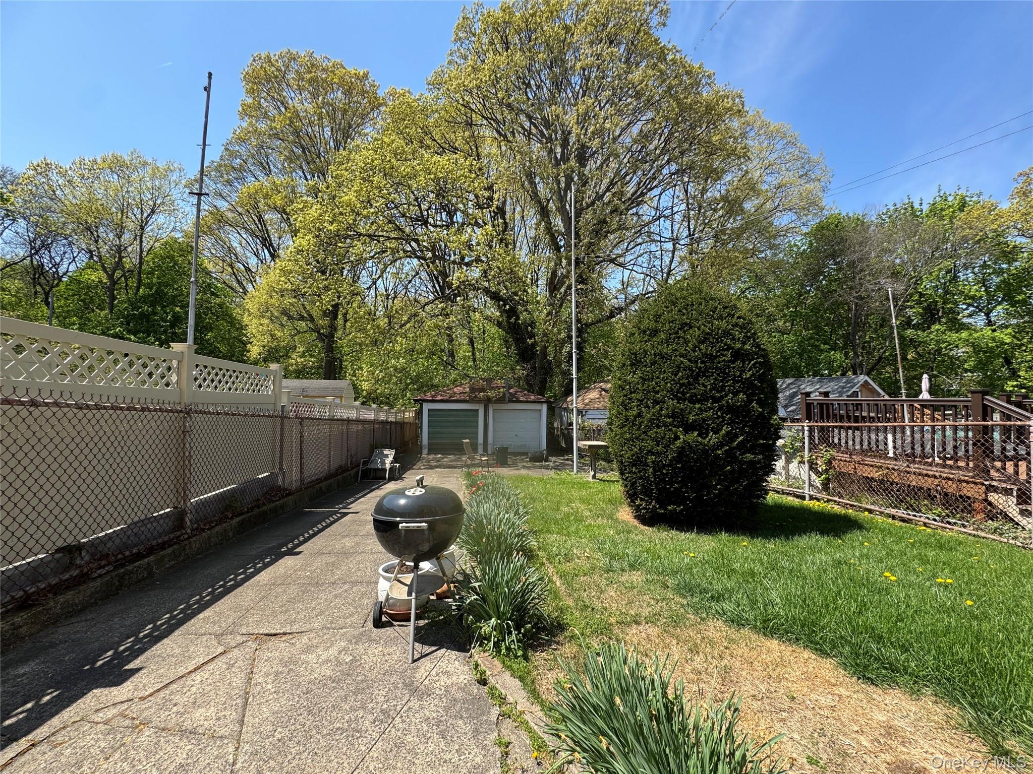 82-72 88th Place Property Photo 4