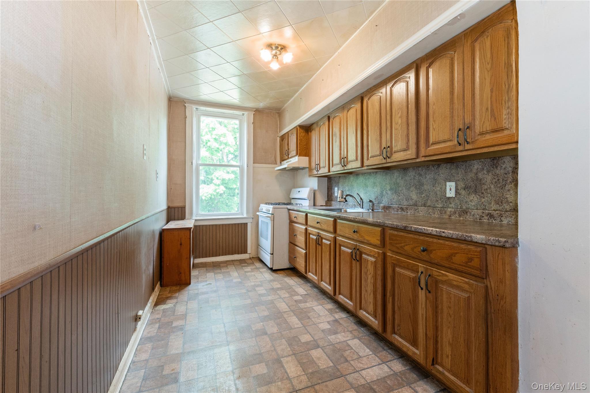 82-72 88th Place Property Photo 13