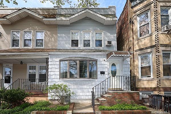 7746 79th Place Property Photo 1