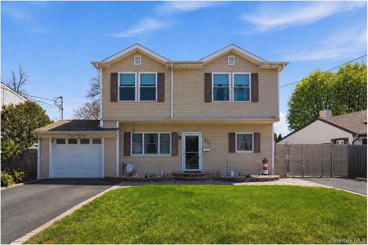 1433 Manatuck Boulevard Property Photo 1