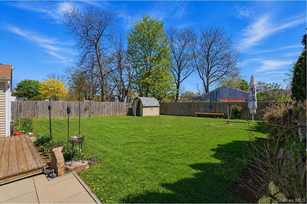 1433 Manatuck Boulevard Property Photo 27