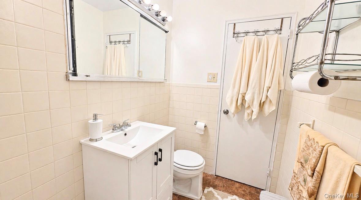1200 E 53rd Street 3u Property Photo 10