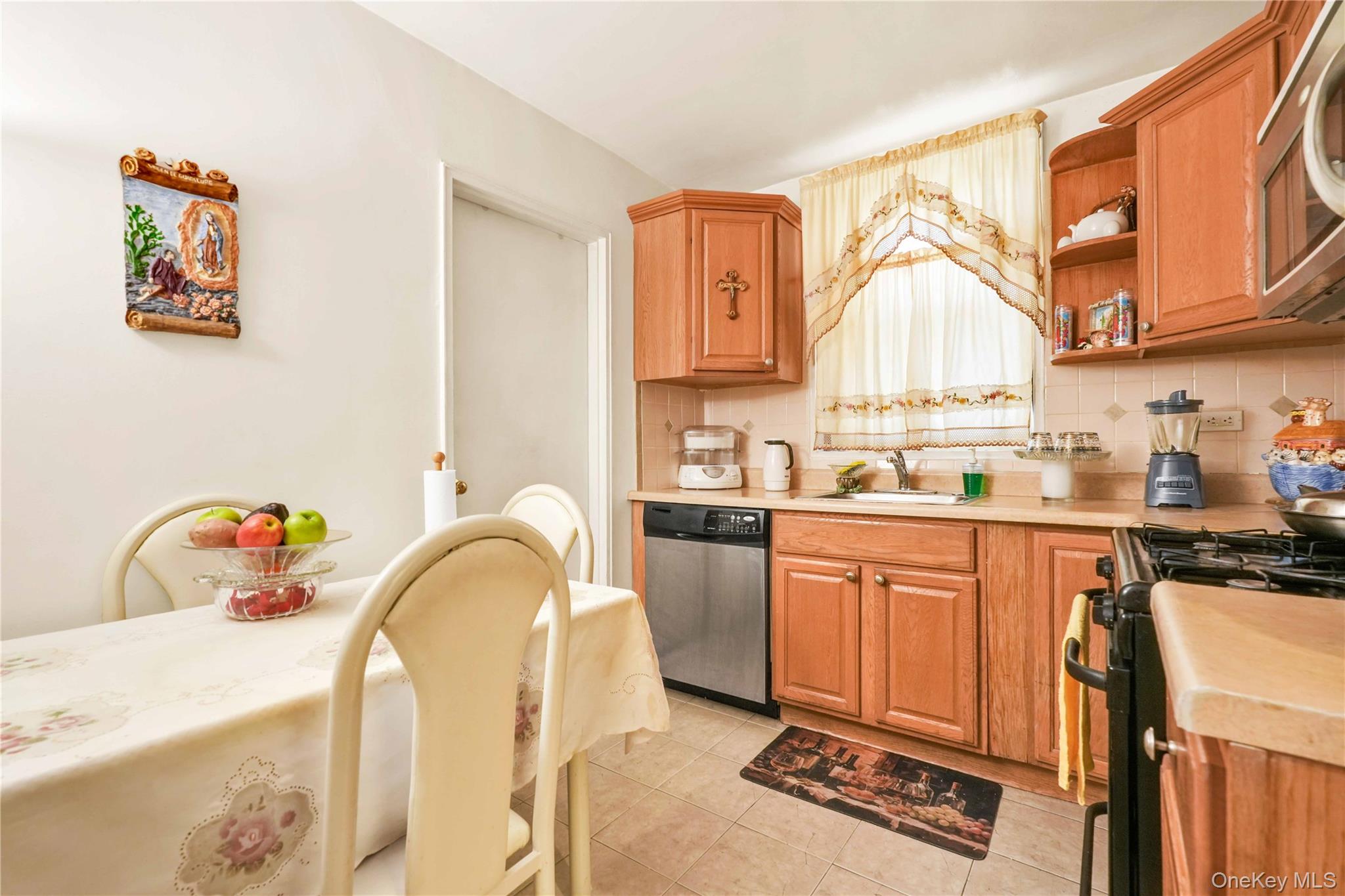 1200 E 53rd Street 3u Property Photo 12