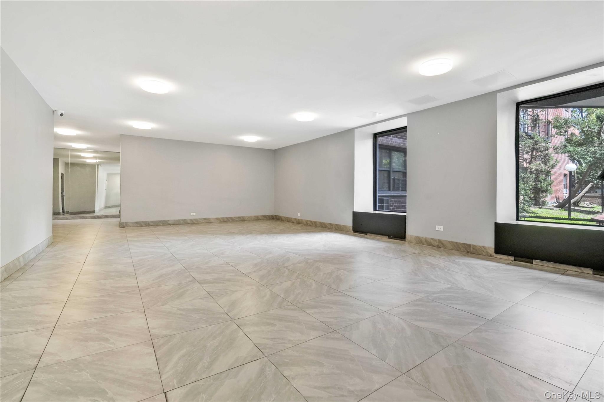 1200 E 53rd Street 3u Property Photo 14