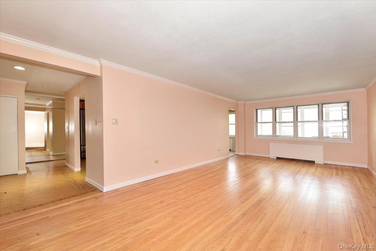 180 S Middle Neck Road 3-k Property Photo 7
