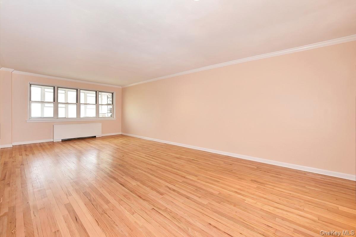 180 S Middle Neck Road 3-k Property Photo 9