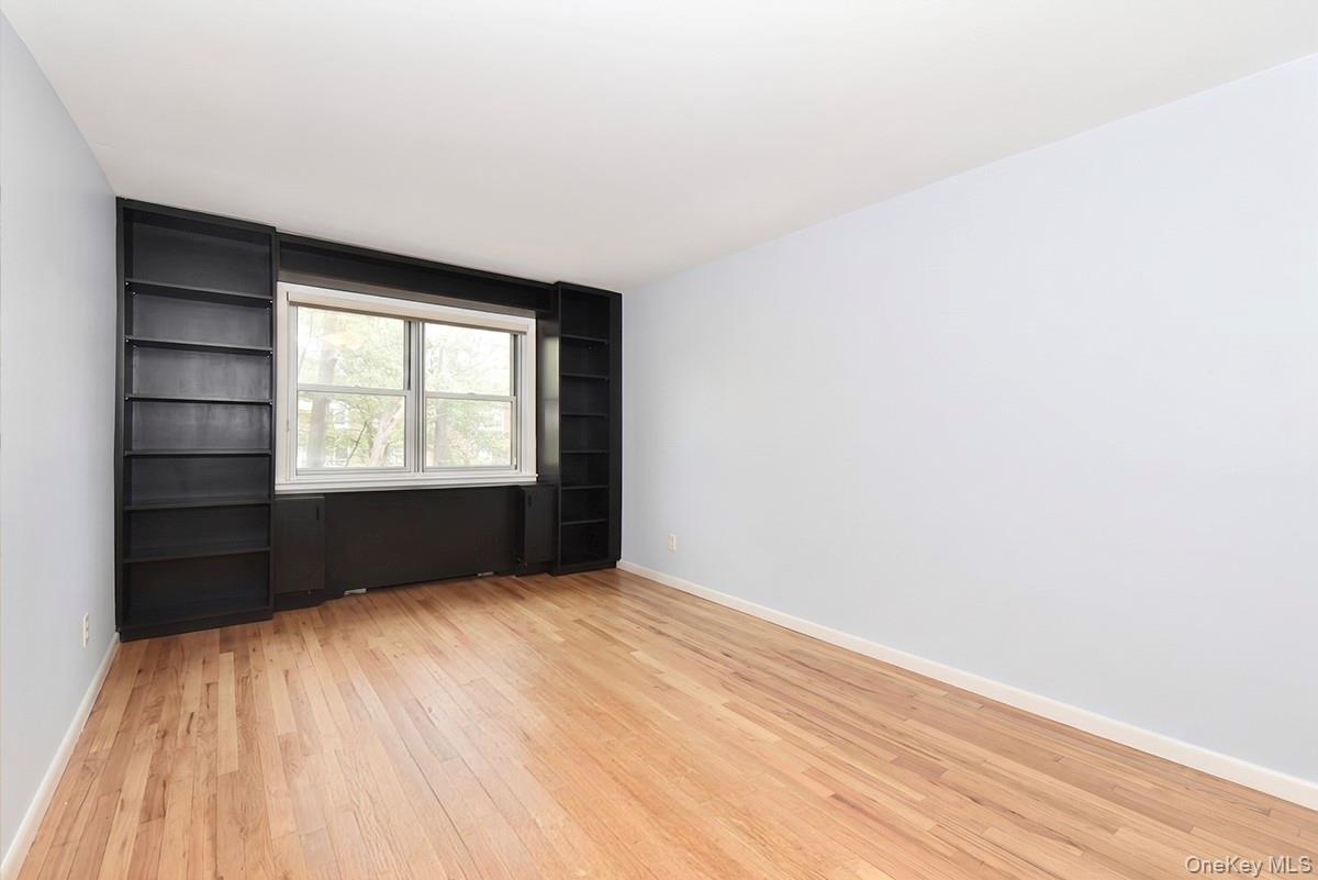 180 S Middle Neck Road 3-k Property Photo 12
