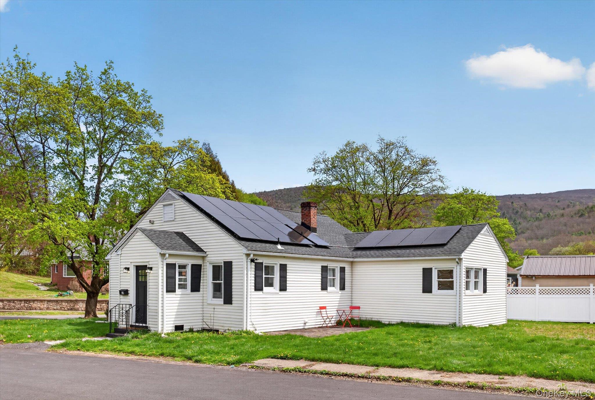 14 Roslyn Street Property Photo 1