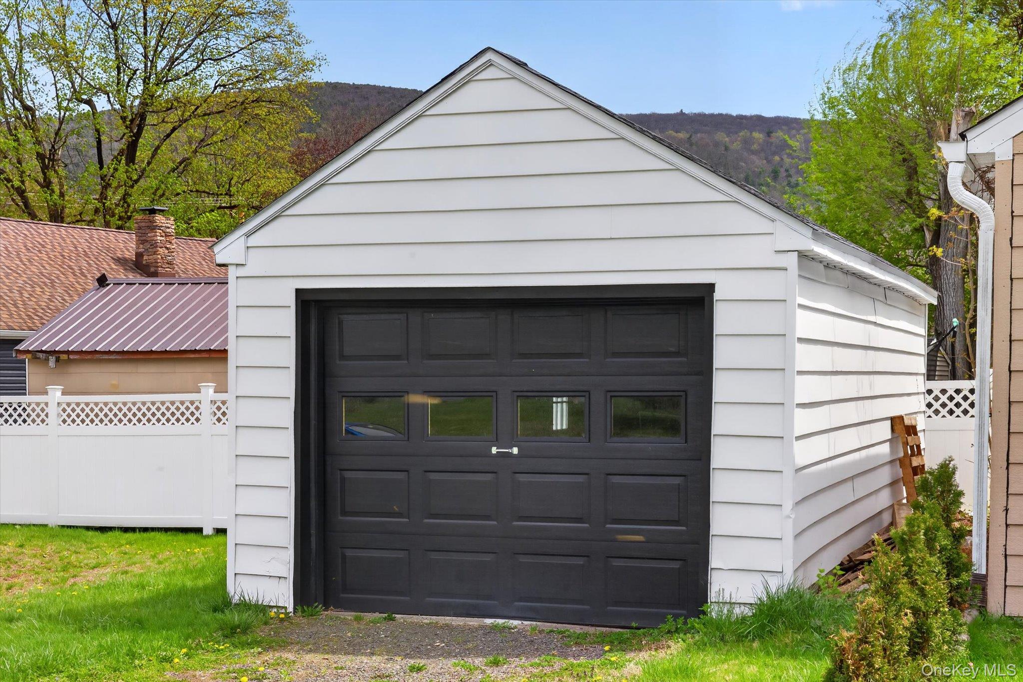 14 Roslyn Street Property Photo 25