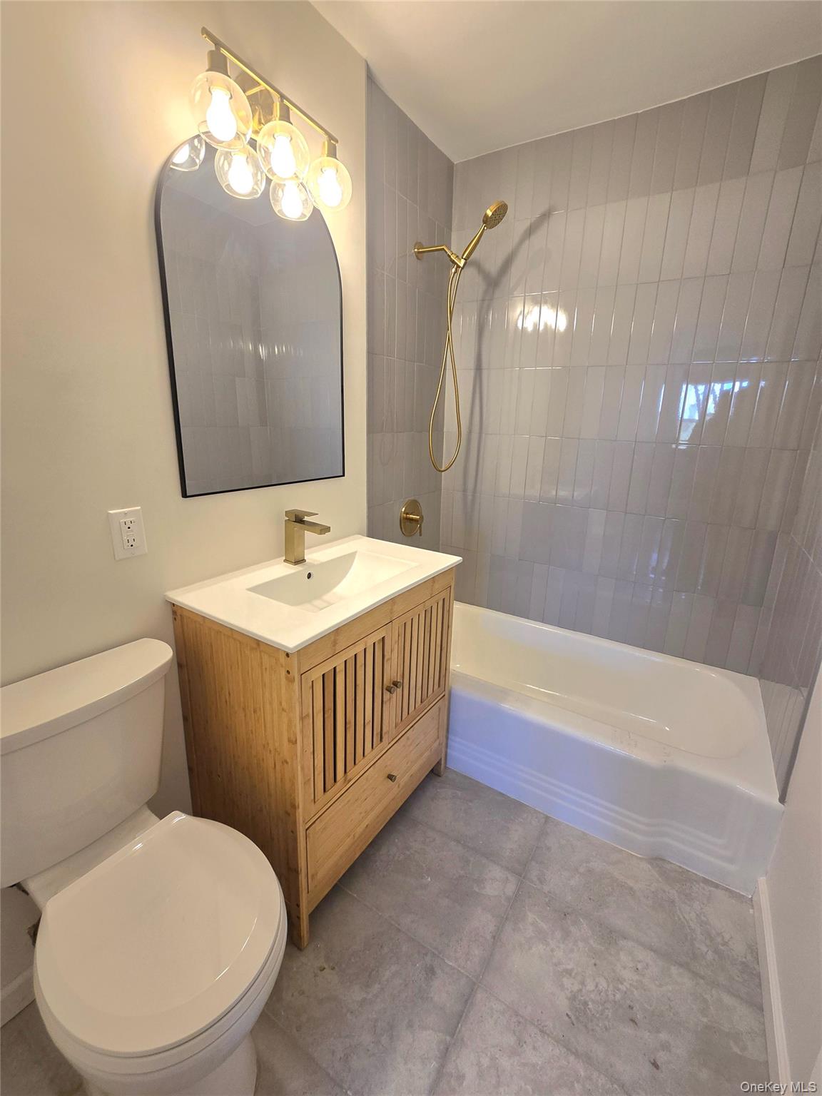 86-10 151st Avenue 5n Property Photo 2