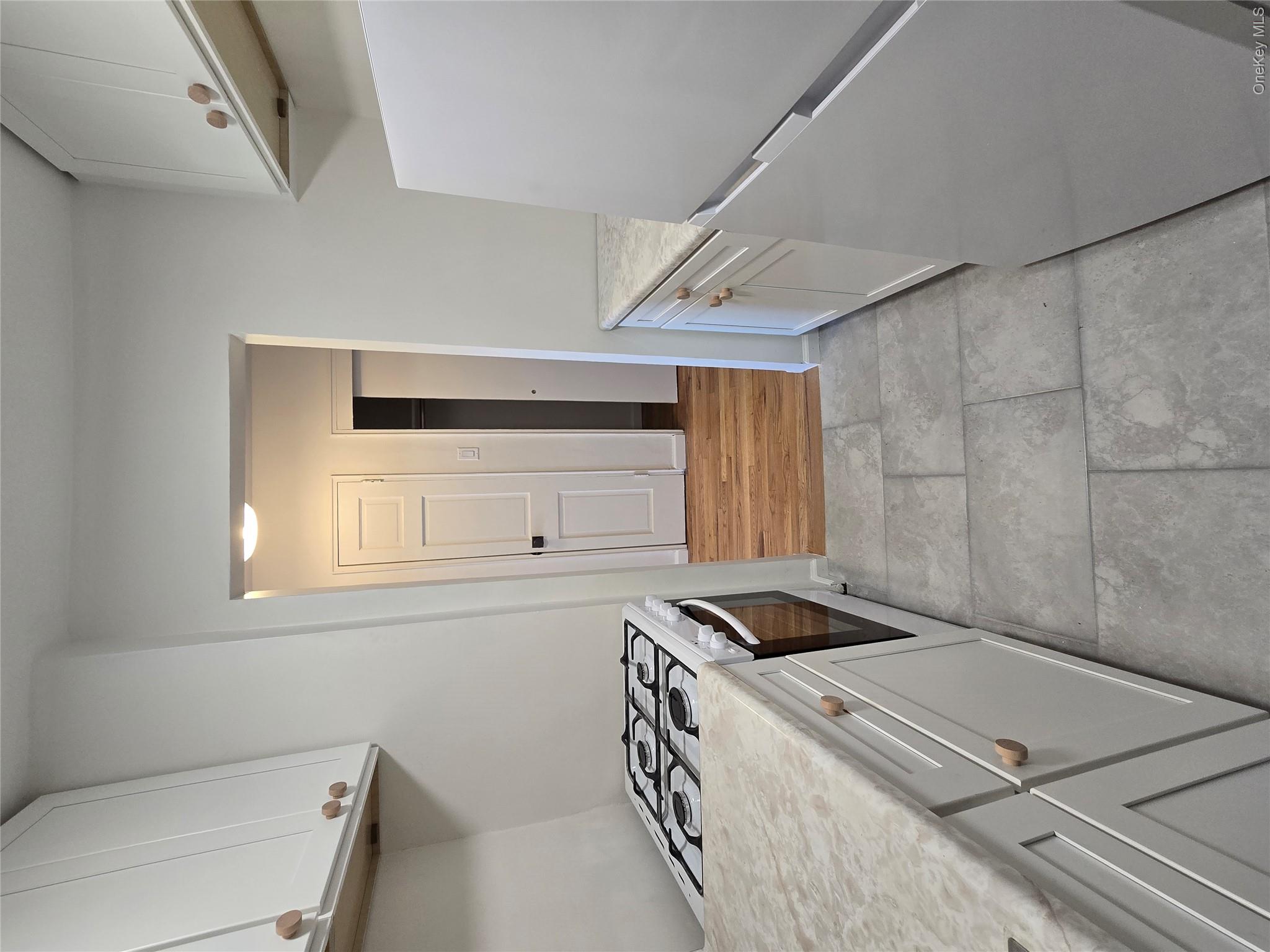 86-10 151st Avenue 5n Property Photo 8