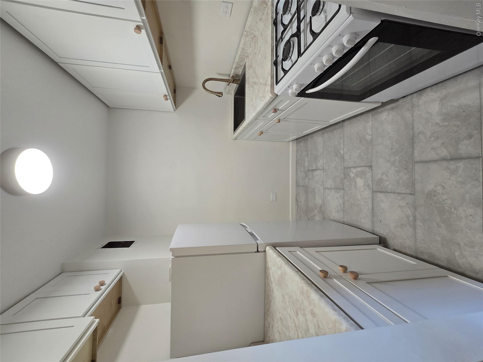 86-10 151st Avenue 5n Property Photo 9