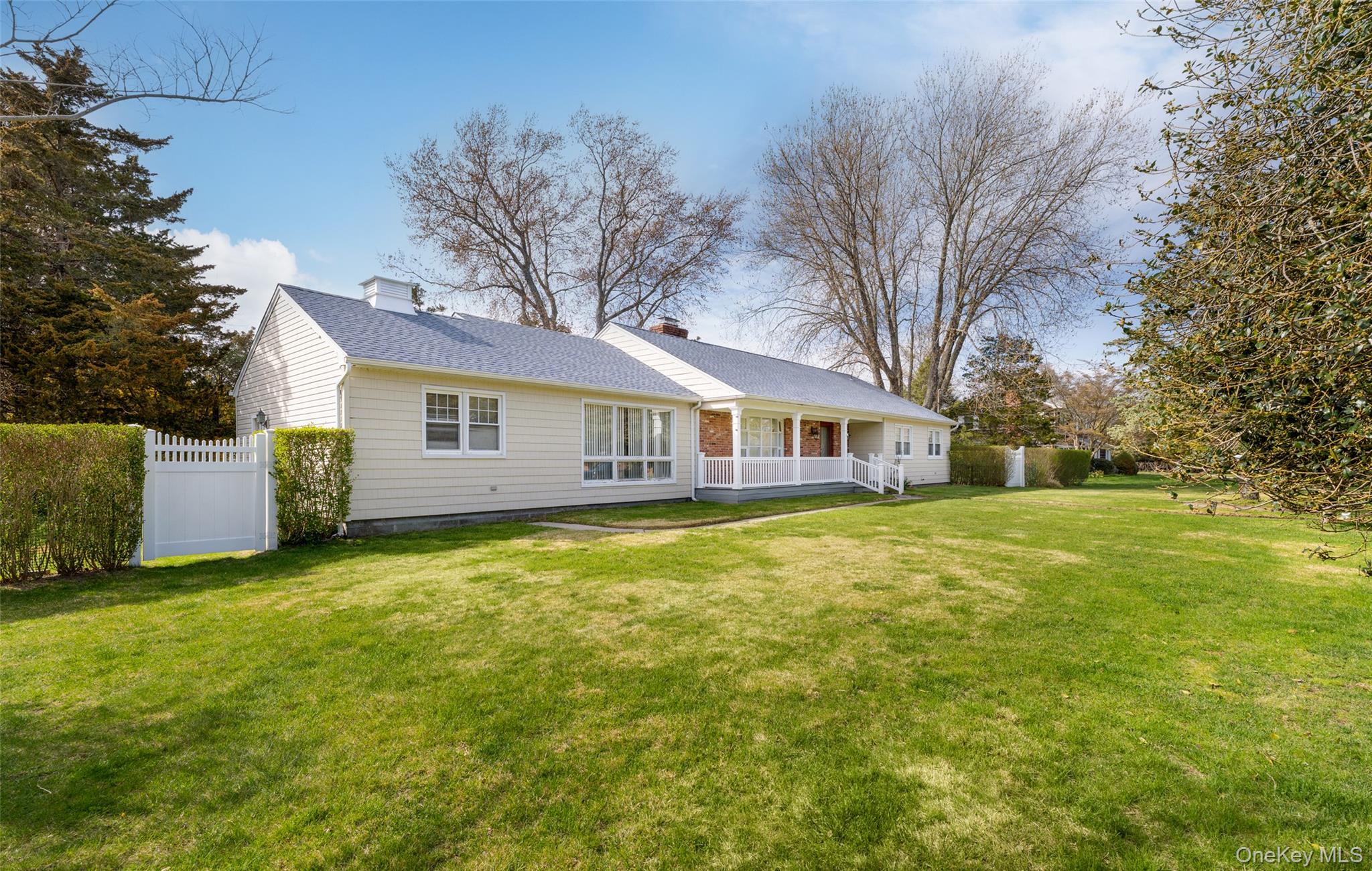 4 Hampton Harbor Lane Property Photo 2